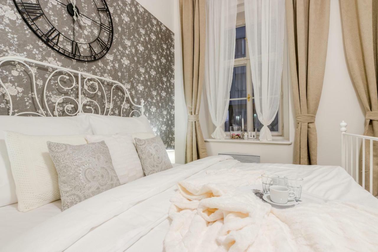 Prague Apt Near Charles Bridge By Michal&Friends Dış mekan fotoğraf