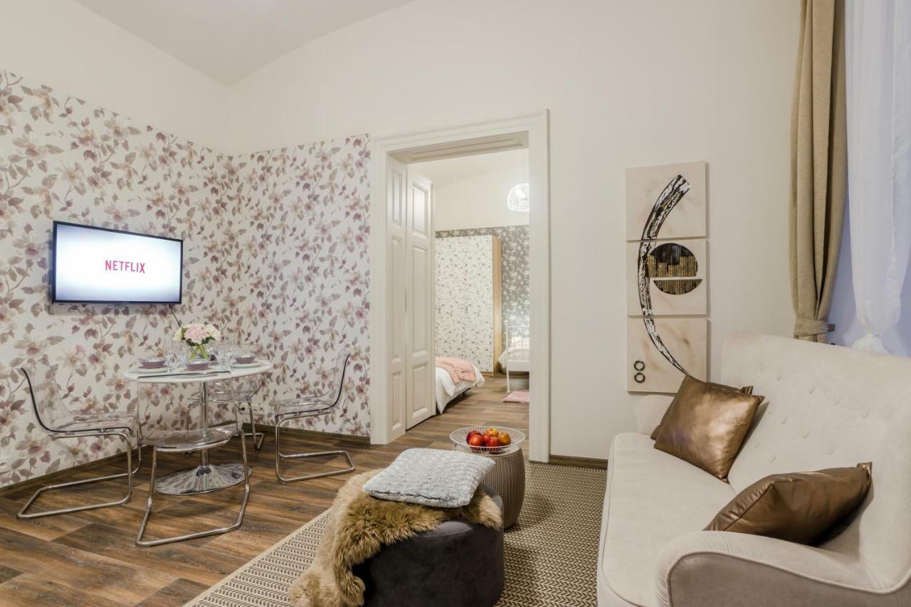 Prague Apt Near Charles Bridge By Michal&Friends Dış mekan fotoğraf